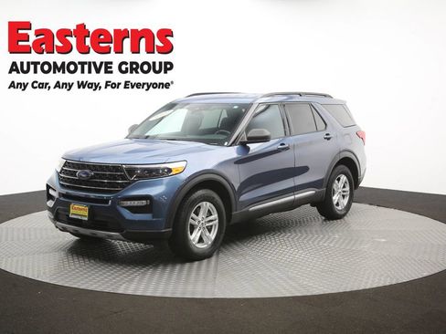 Used 2020 Ford Explorer XLT w/ Equipment Group 202A AWD/4WD image 56