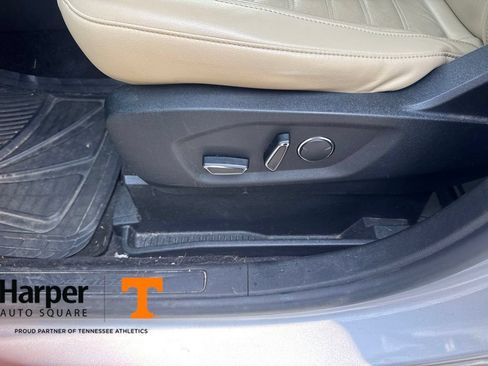 Used 2017 Ford Edge SEL w/ Equipment Group 201A AWD/4WD image 18