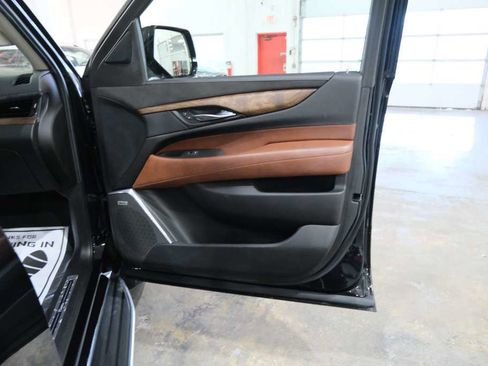 Used 2015 Cadillac Escalade ESV Premium image 36