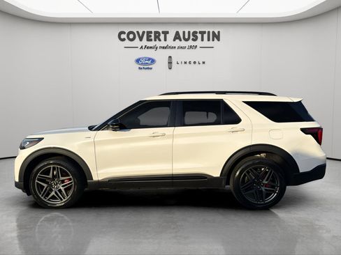 Certified 2025 Ford Explorer ST-Line w/ Premium Package AWD/4WD image 2