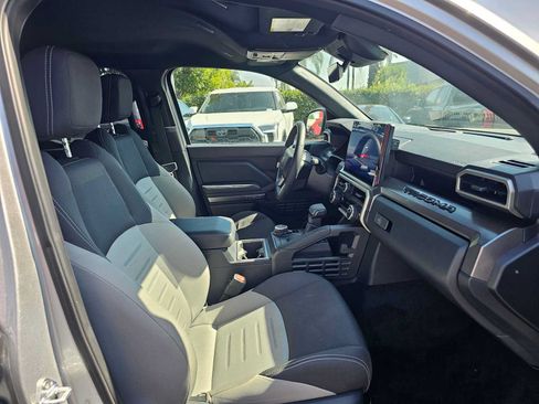 Certified 2025 Toyota Tacoma TRD Off-Road AWD/4WD image 10