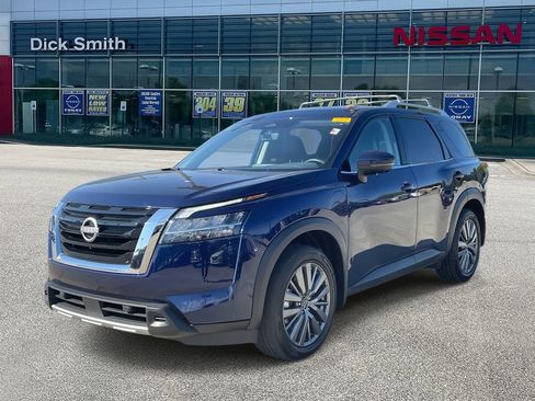 Used 2024 Nissan Pathfinder SL w/ SL Premium Package image 3