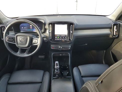 Used 2026 Volvo XC40 B5 Plus AWD/4WD image 11