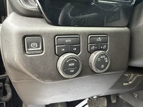 Used 2025 Chevrolet Silverado 1500 LT image 24