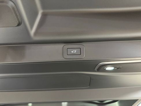 Used 2024 Land Rover Range Rover Autobiography image 31