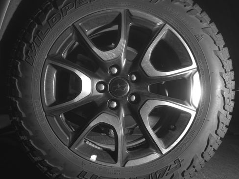 Used 2025 Jeep Compass Trailhawk AWD/4WD image 14