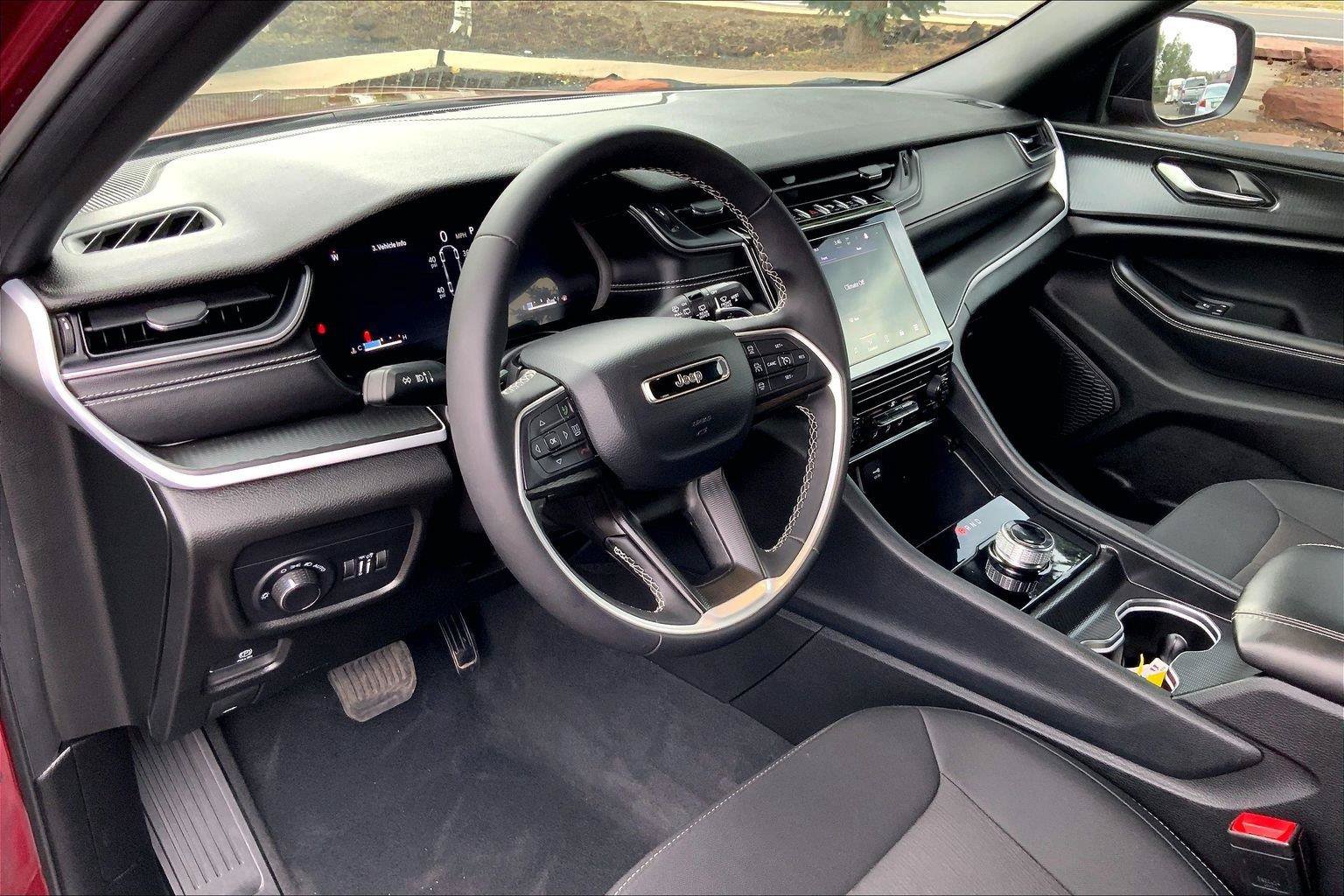 Certified 2025 Jeep Grand Cherokee L Laredo AWD/4WD image 14