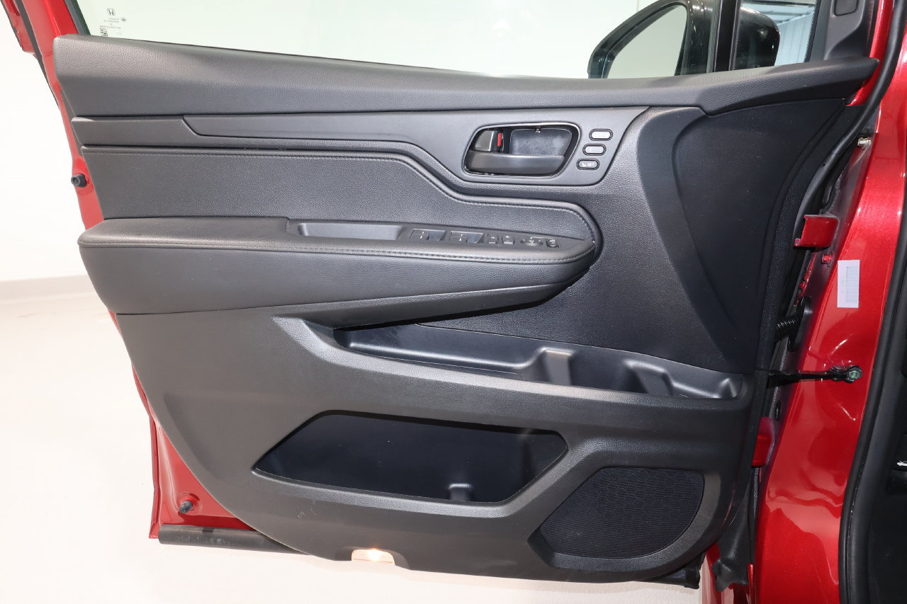 Used 2025 Honda Odyssey Sport-L image 19