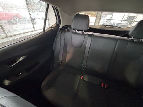 Used 2025 Buick Encore GX Preferred image 42