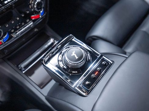Used 2024 Rolls-Royce Phantom Sedan w/ The Phantom Package RWD image 18
