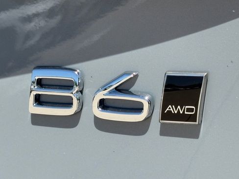 New 2026 Volvo XC90 B6 Plus w/ Protection Package Premier AWD/4WD image 10