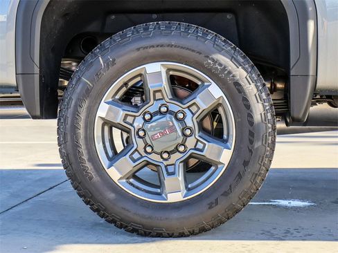 New 2026 GMC Sierra 2500 SLE w/ Preferred Package image 9