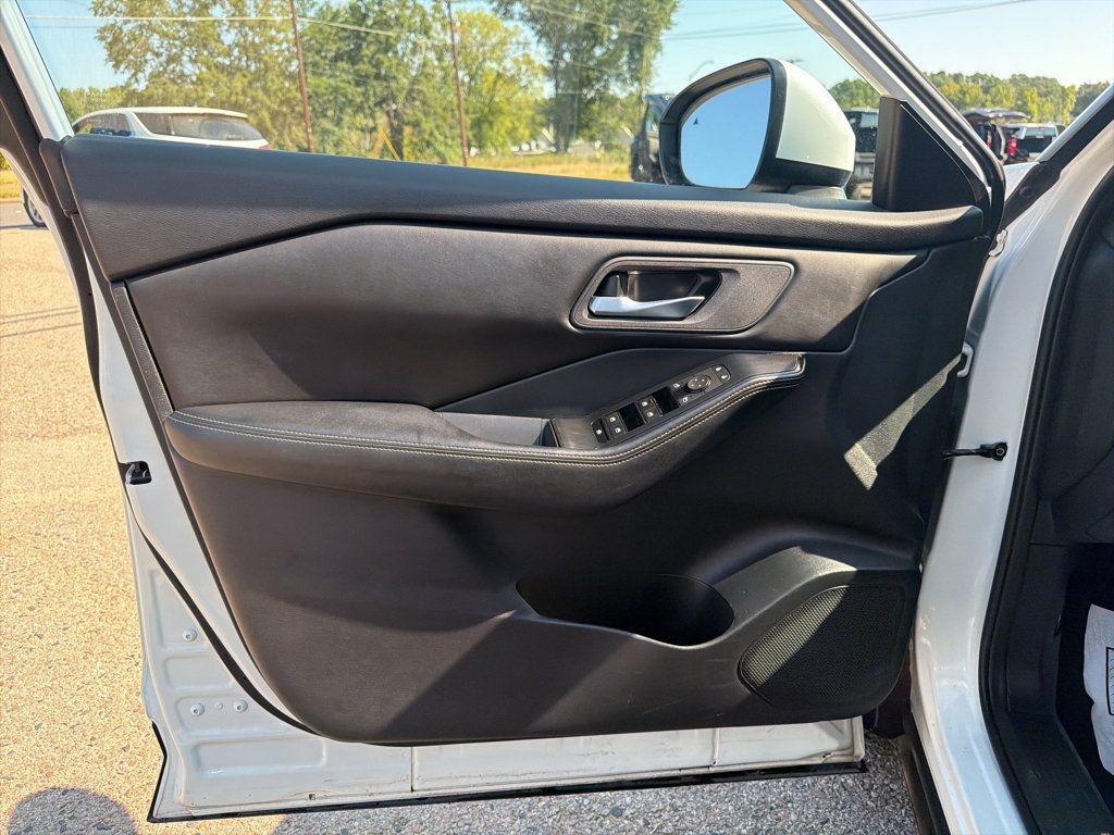 Used 2024 Nissan Rogue SV AWD/4WD image 23