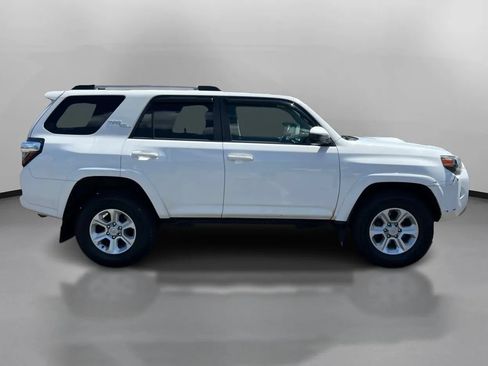 Used 2018 Toyota 4Runner TRD Off-Road AWD/4WD image 7
