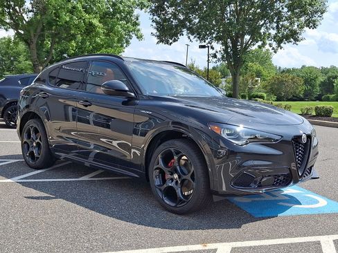 New 2026 Alfa Romeo Stelvio Sprint AWD/4WD image 2
