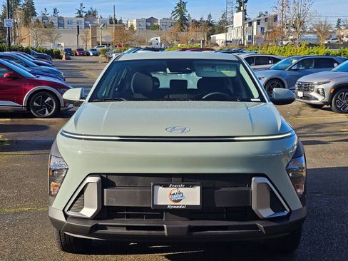 New 2026 Hyundai Kona SE image 2