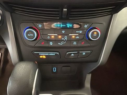 Used 2019 Ford Escape SE FWD image 23