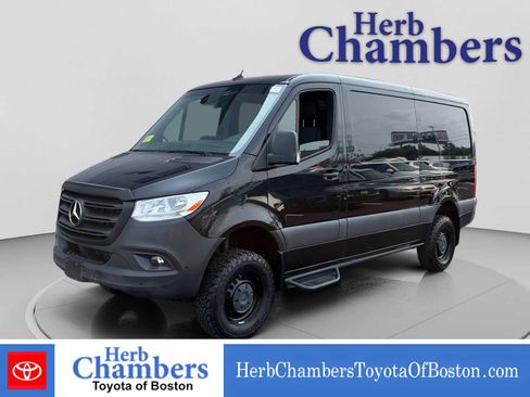 Used 2022 Mercedes-Benz Sprinter 2500 image 10