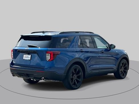 Used 2023 Ford Explorer ST-Line w/ Class IV Trailer Tow Package RWD image 4