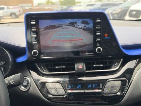 Used 2020 Toyota C-HR XLE FWD image 8