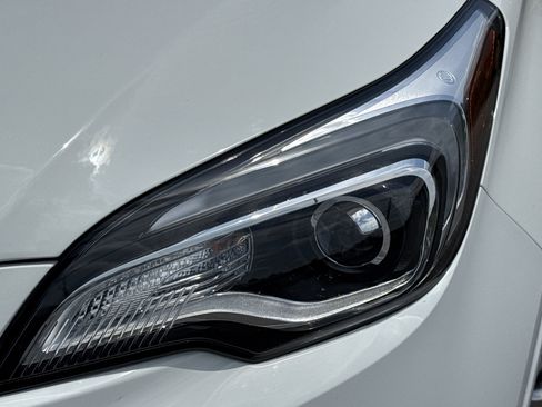 Used 2020 Buick Envision Essence FWD image 6