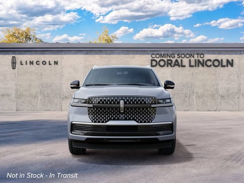 New 2027 Lincoln Navigator Premiere RWD image 3