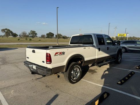 Used 2006 Ford F350 Lariat image 2
