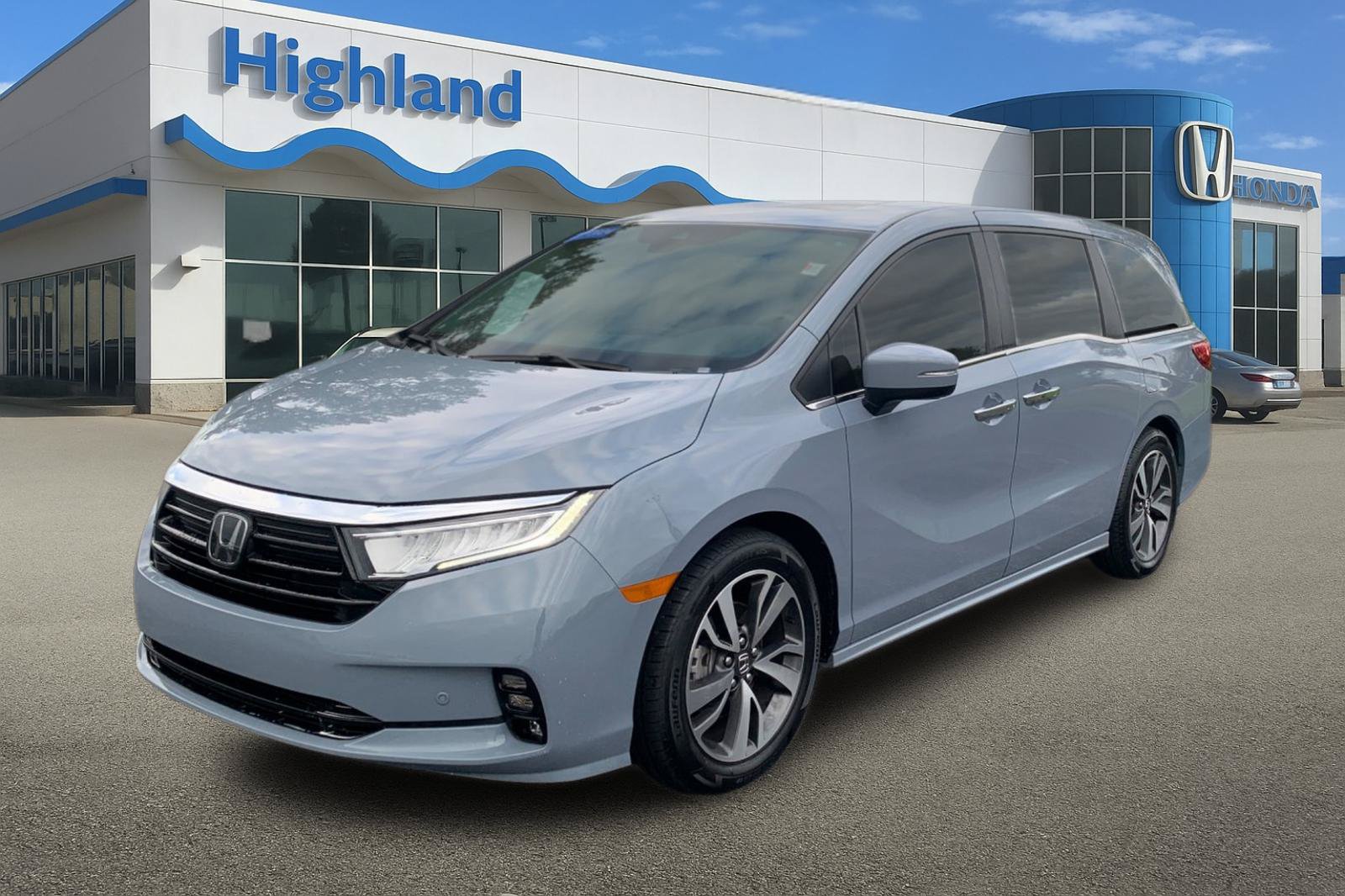 Certified 2024 Honda Odyssey Touring image 1
