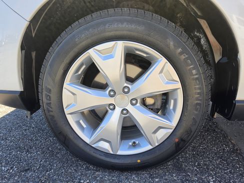 Used 2014 Subaru Forester 2.5i Premium w/ Popular Package #2 AWD/4WD image 22