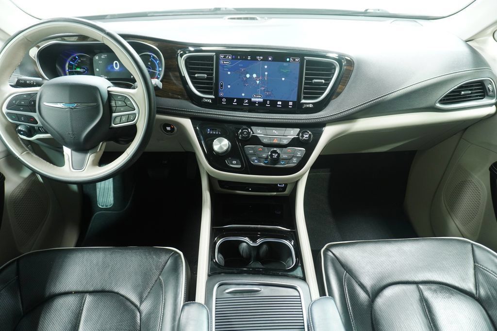 Used 2021 Chrysler Pacifica Limited w/ Uconnect Theater Family Group FWD image 20