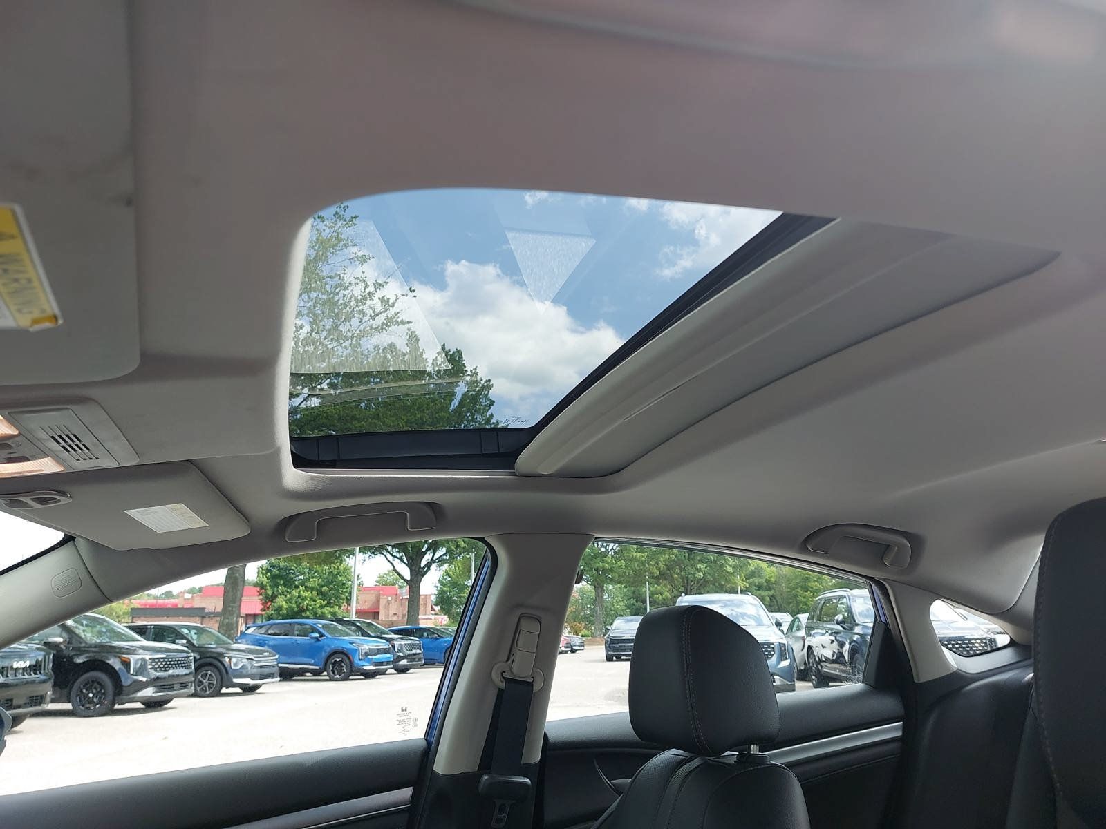 Used 2017 Honda Civic Touring image 29
