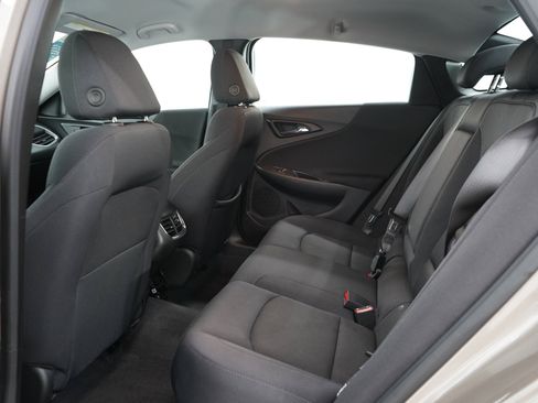 Used 2024 Chevrolet Malibu LT FWD image 13