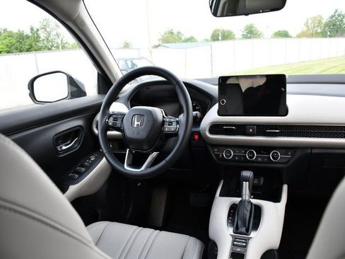 New 2026 Honda HR-V EX-L image 17