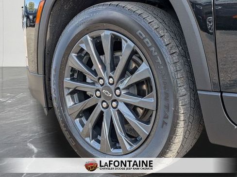 Used 2023 Chevrolet Traverse RS image 33