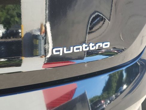 Used 2022 Audi e-tron Premium w/ Convenience Plus Package image 7