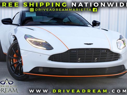 Used 2022 Aston Martin DB11 Coupe image 2