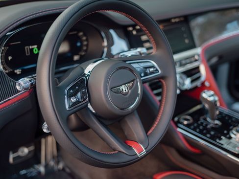 Used 2025 Bentley Flying Spur Plug-In Hybrid AWD/4WD image 20
