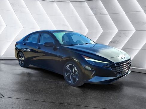 Used 2023 Hyundai Elantra Limited image 7