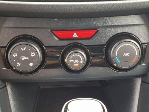 Used 2019 Subaru Crosstrek 2.0i Premium w/ Eyesight System AWD/4WD image 8