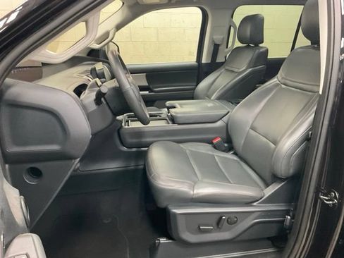 Used 2025 Ford Expedition Max Active AWD/4WD image 8