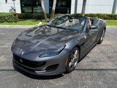 Used 2019 Ferrari Portofino RWD image 11