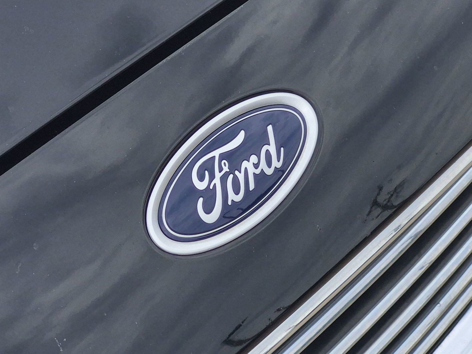 Used 2020 Ford Fusion SE FWD image 37