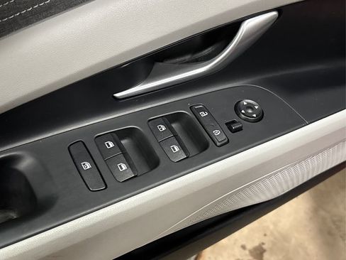 Used 2022 Hyundai Elantra Limited image 30