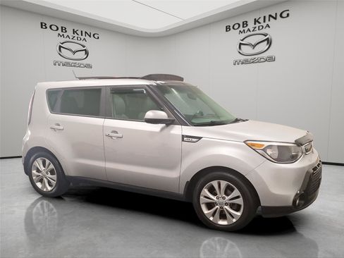 Used 2016 Kia Soul + w/ Primo Package FWD image 7