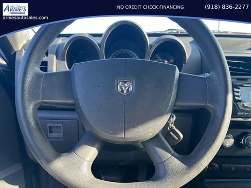 Used 2008 Dodge Nitro SXT RWD image 13