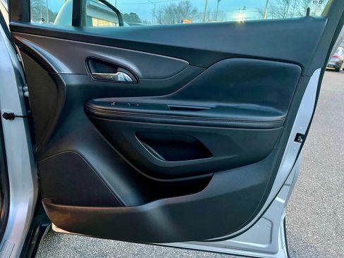 Used 2021 Buick Encore Preferred image 34