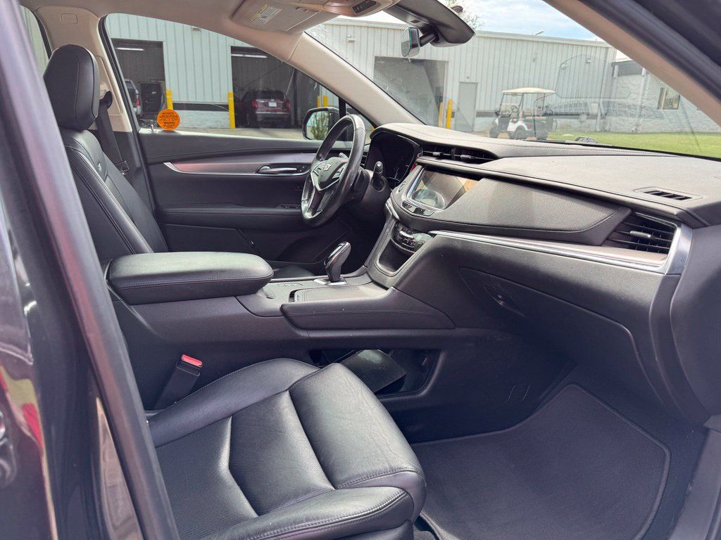 Used 2019 Cadillac XT5 Luxury AWD/4WD image 10