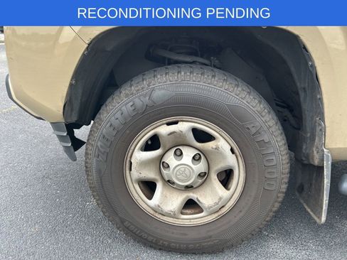Used 2016 Toyota Tacoma SR5 w/ Towing Package RWD image 6