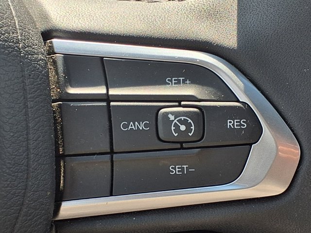 Used 2024 Jeep Compass Latitude w/ Convenience Group AWD/4WD image 14