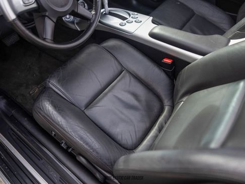 Used 2005 Chevrolet SSR w/ Preferred Equipment Group image 37